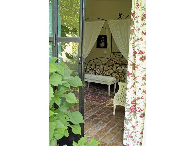 Hotel Mas De La Chapelle 4*