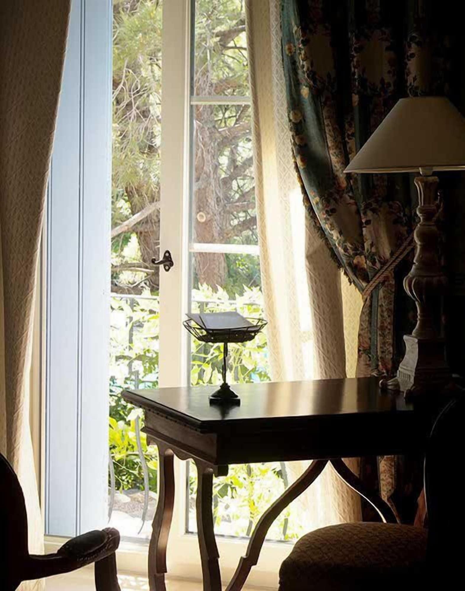 Hotel Mas De La Chapelle 4*